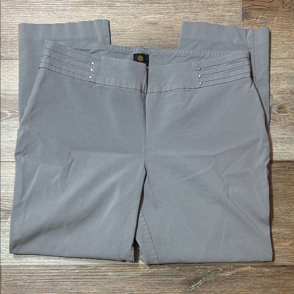 JM Collection Light Gray Women's Dress Pants - Straight Leg